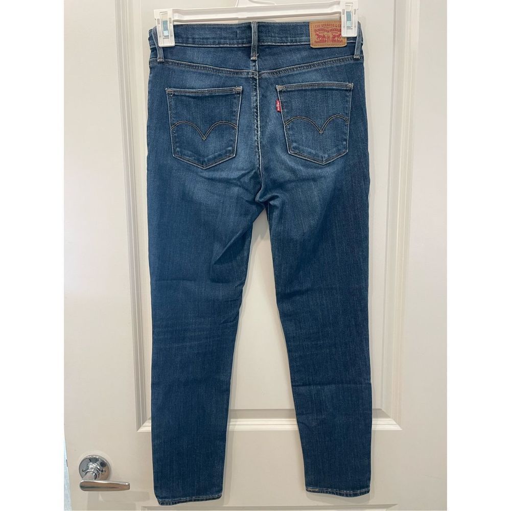 Levi Slimming Skinny Jeans - Picture 5 of 7